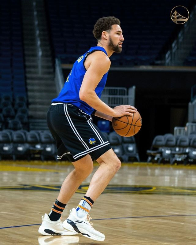 英雄联盟-关于菲尼克斯太阳发布备战花絮，赛前防线松动，社区盾任务艰巨，训练强度明显提升的信息